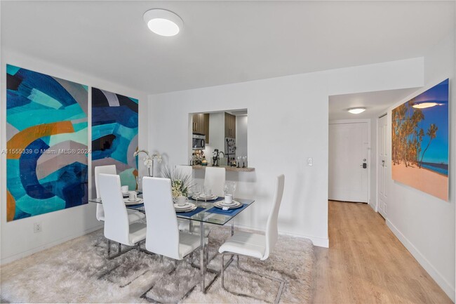 Foto del edificio - 2850 Somerset Dr