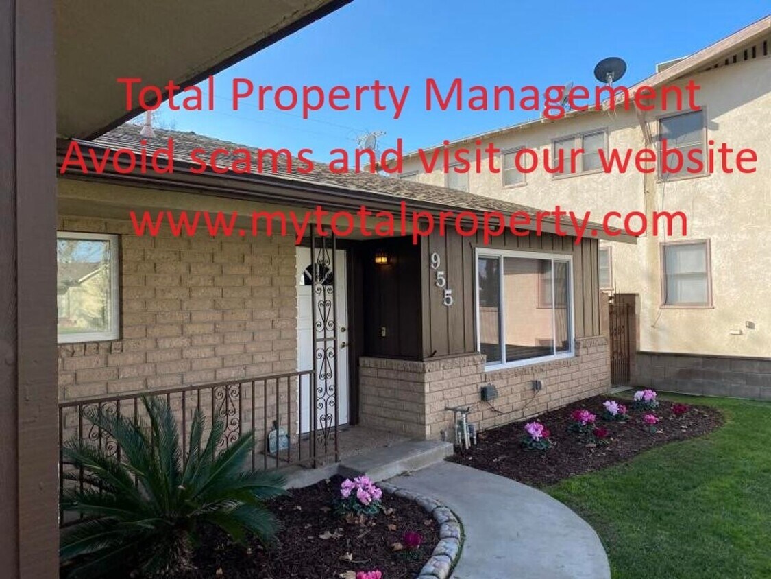 Primary Photo - 955 E. SYCAMORE AVE - 3 BEDROOM 2 BATH - T...