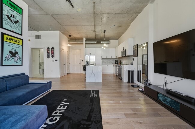 Building Photo - 2100 Van Buren St