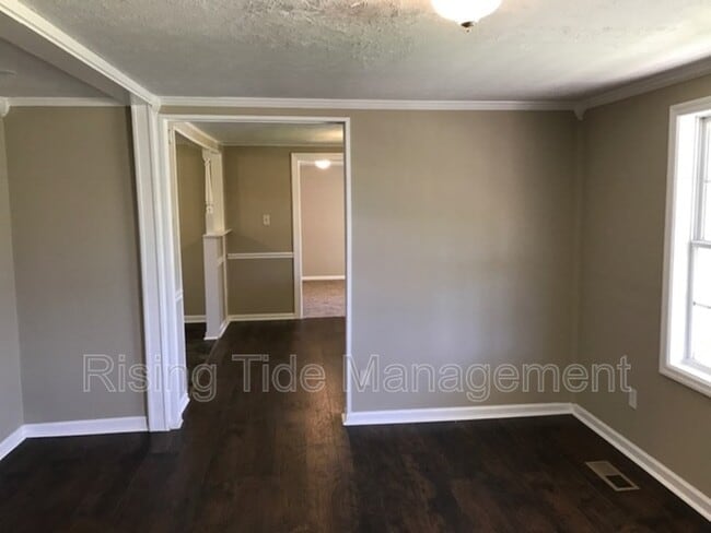 Building Photo - 1128 4th Way