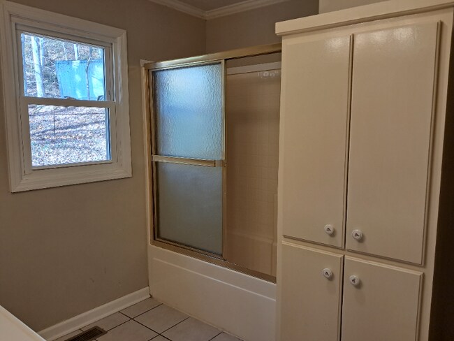 Foto del edificio - 6312 Lake Rd