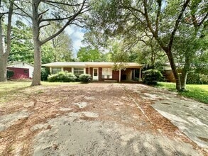 Building Photo - 38 Circle Dr