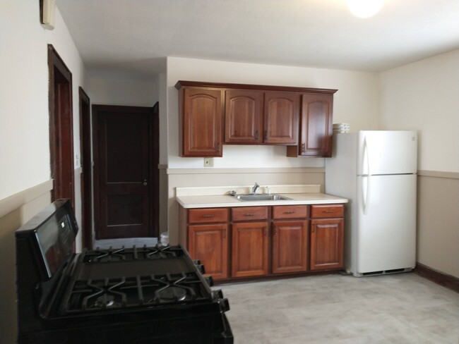 Building Photo - 43 Ardmore St