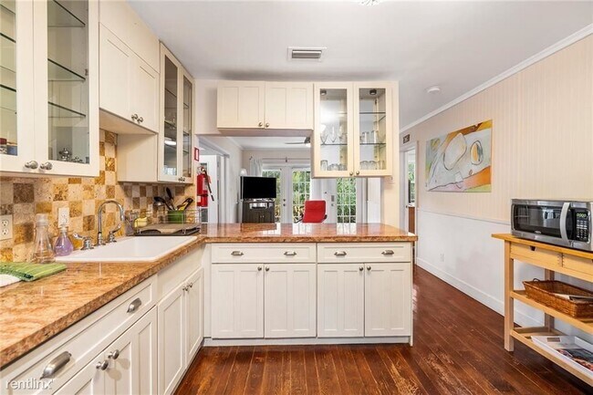 Foto del edificio - 2 br, 2 bath House - 709 SW 12th Ave