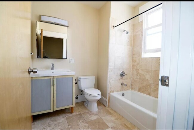 Foto del edificio - 2597 Telegraph Ave