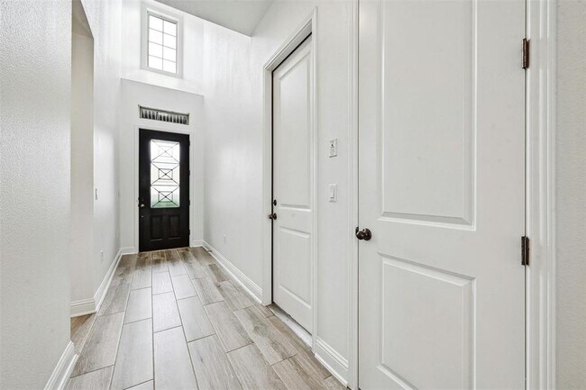 Building Photo - 7032 Calpe Dr