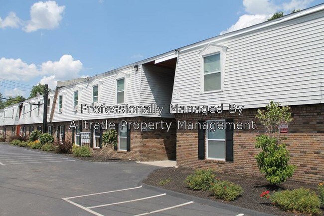 Building Photo - 403 Poplar Level Ct
