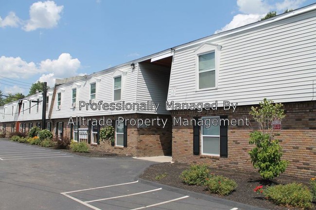 Building Photo - 417 Poplar Level Ct