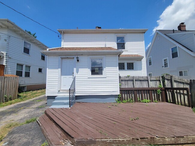 Foto del edificio - 56 E Beechwood Ave 3BR/1.5BA (Dayton)