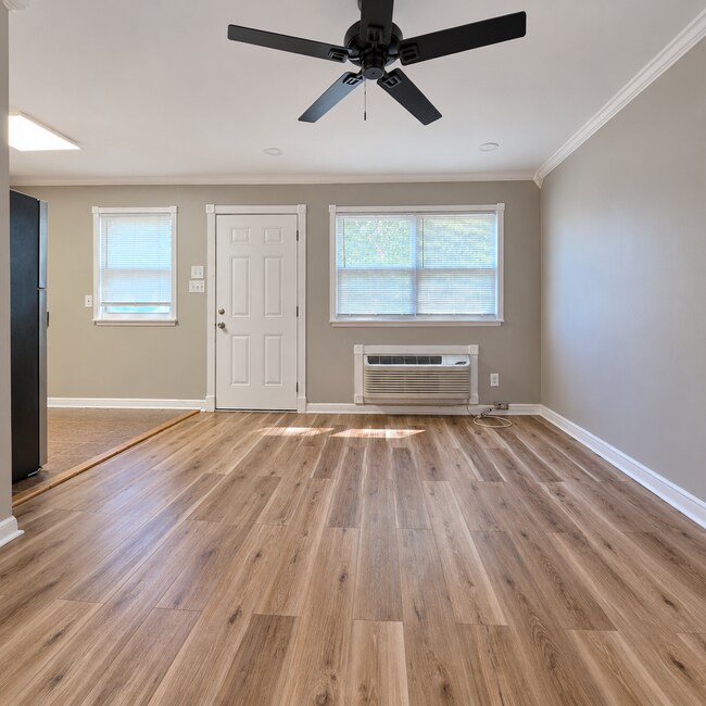Foto del edificio - 1504 Oakwood Ave NE