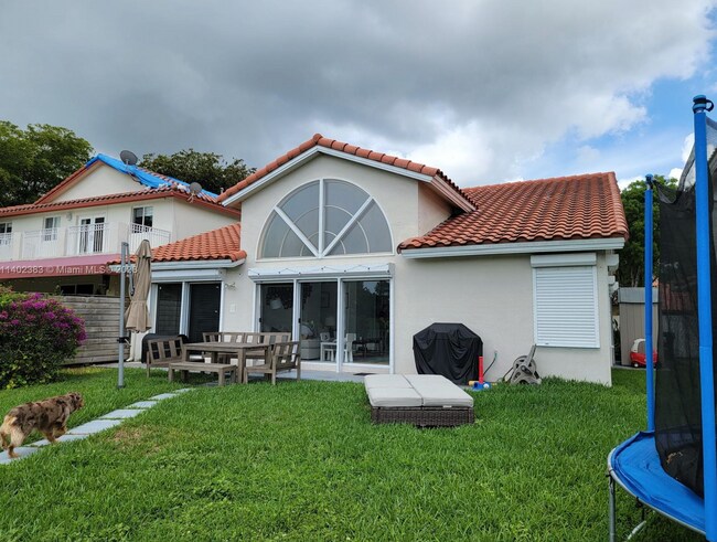 Building Photo - 5213 NW 105th Ct