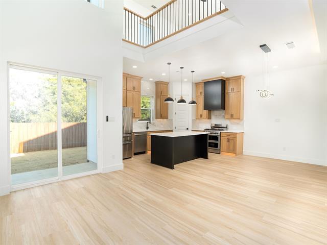 Foto del edificio - 5851 Millar Dr