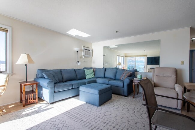 Building Photo - 493 Ocean Blvd