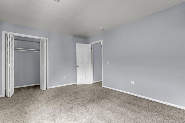 Building Photo - 775 Parkdale Dr