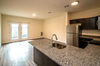 Building Photo - 38 Alpine Place Dr