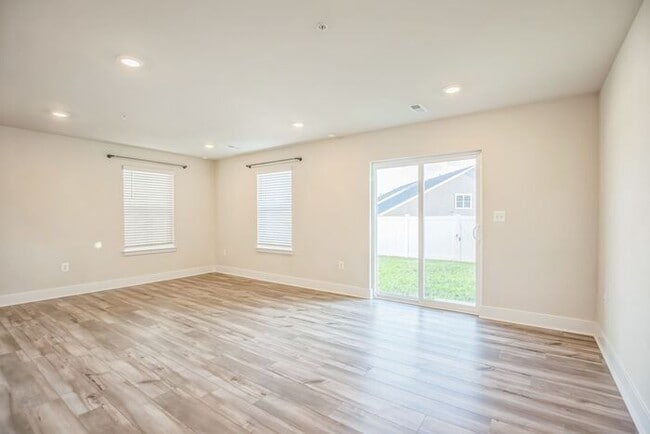 Building Photo - 5976 Kate Chopin Pl
