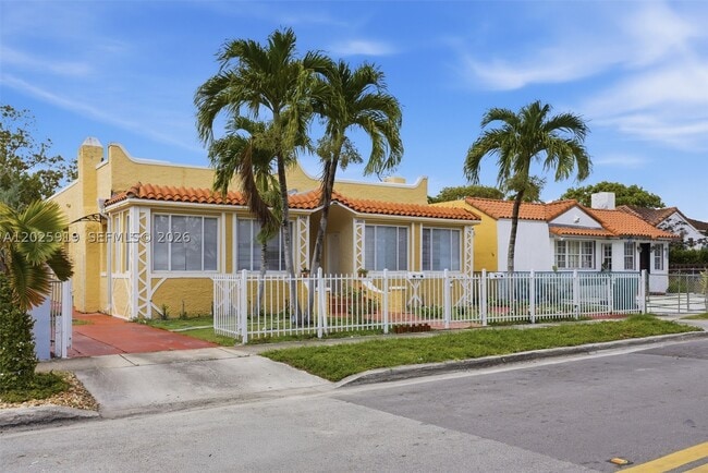 Building Photo - 1743 SW 17th St