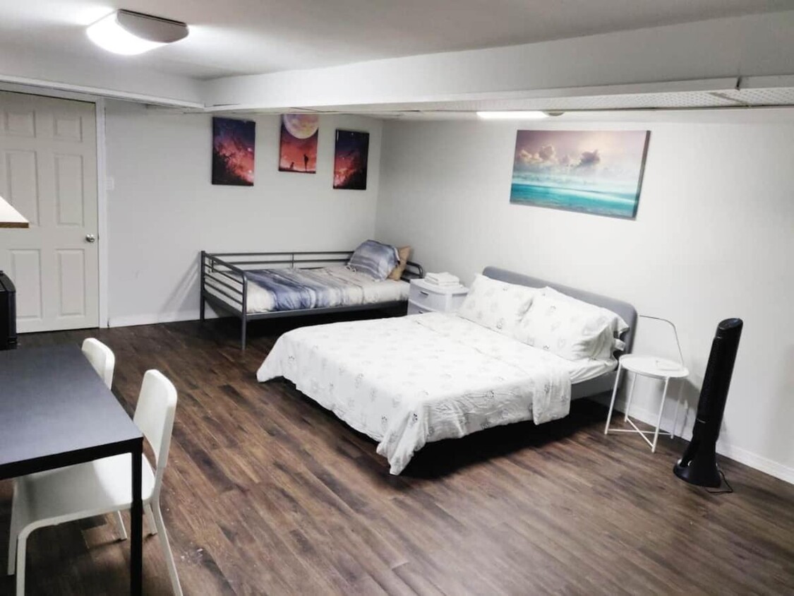 Foto principal - 2108 N Hobart St