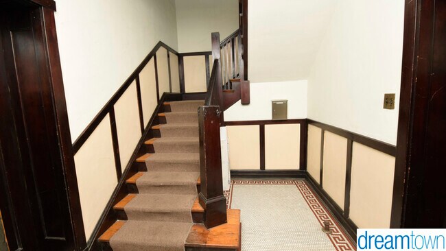 Foto del edificio - 6536 N Glenwood Ave