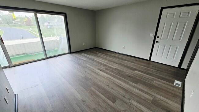 Foto del edificio - SUNSET BLVD APARTMENTS