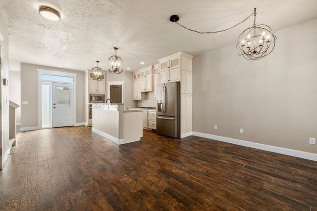 Building Photo - Move-In Ready! Tastefully Remodeled 4-Bedr...