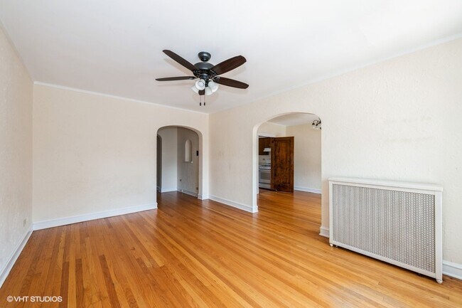 Foto del edificio - 6881 N Overhill Ave
