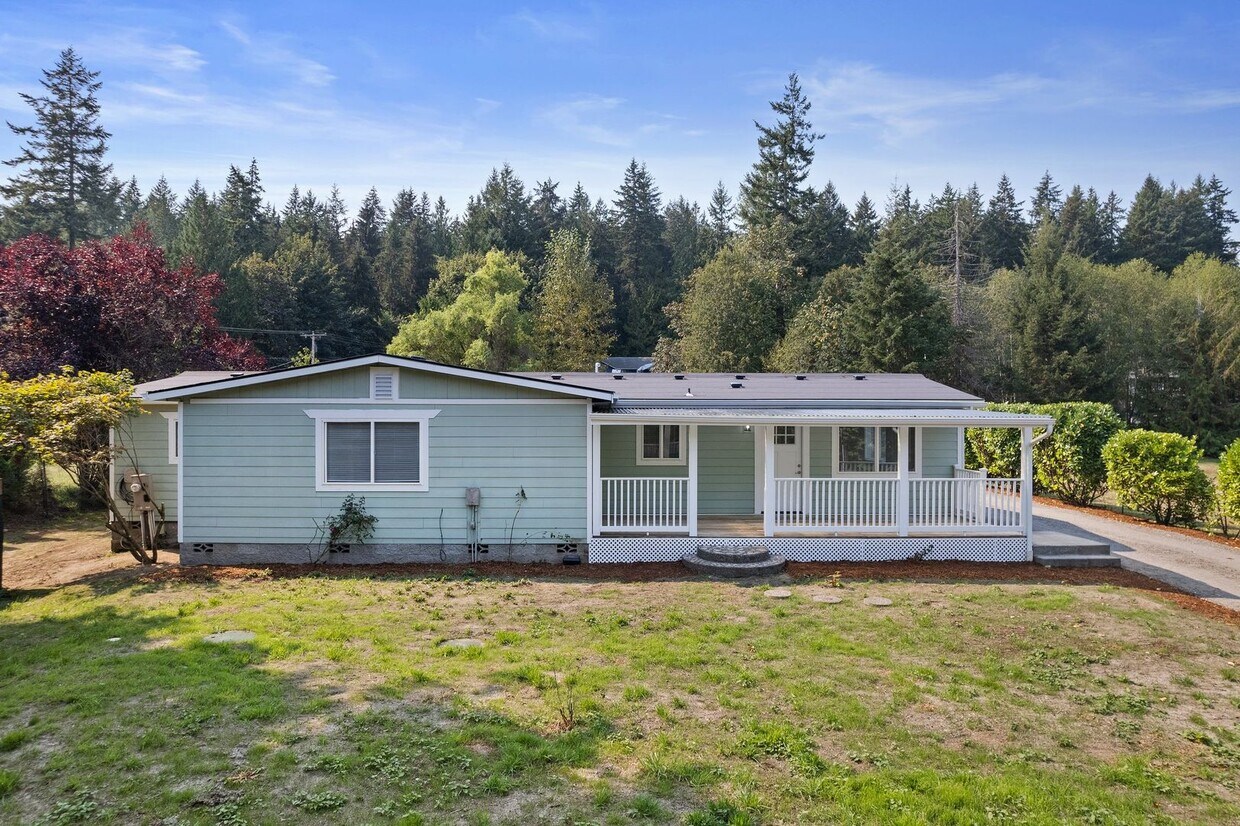 Updated 3-Bedroom Port Orchard Rambler with Covered Porch - Updated 3-Bedroom Port Orchard Rambler with Covered Porch