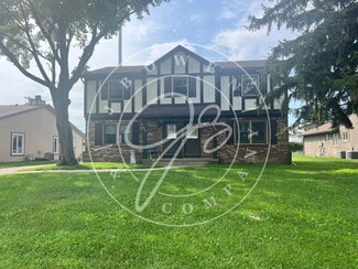 Building Photo - 6755 Woodlake Dr