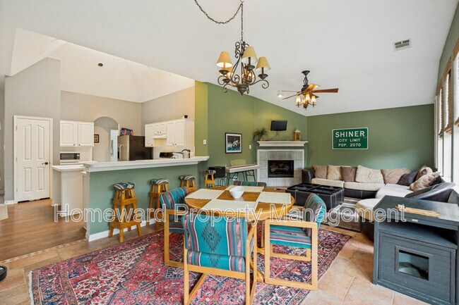 Foto del edificio - 4112 Creek Hollow Way