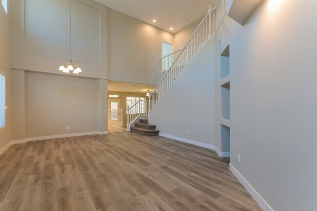Building Photo - 613 Bright Valley Pl