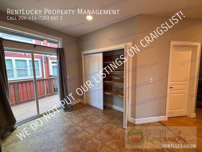 Building Photo - 137 Wild Rose St