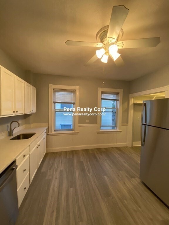 Building Photo - 97 Swan St