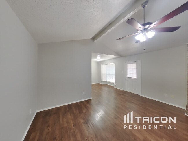 Foto del edificio - 717 Marlow Pl