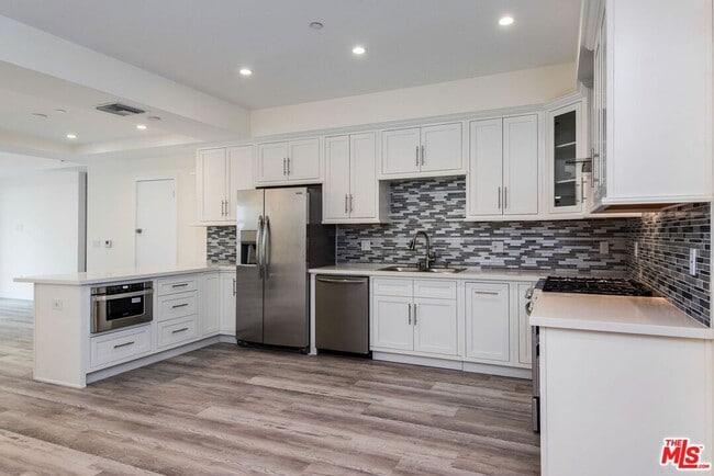 Building Photo - 1237 S Holt Ave