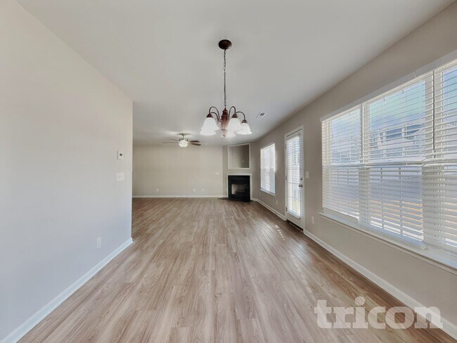 Foto del edificio - 1011 Ronald Rd