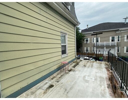 Building Photo - 29 Linden Ave
