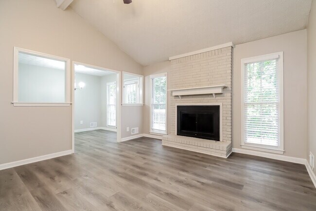 Foto del edificio - 1609 Sugar Plum Dr SW