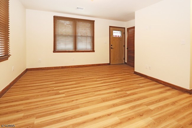 Building Photo - 11 Degraw Ave