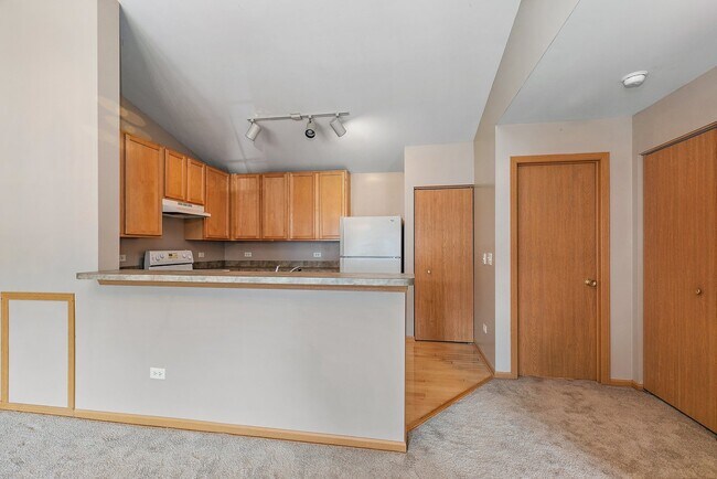 Building Photo - 219 Silverstone Dr