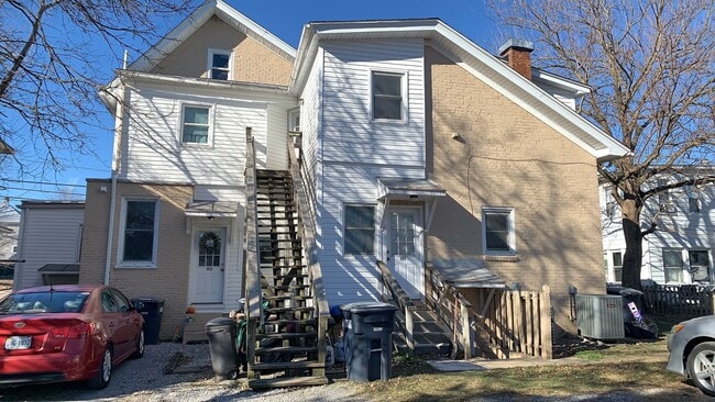 Building Photo - 330 N High St