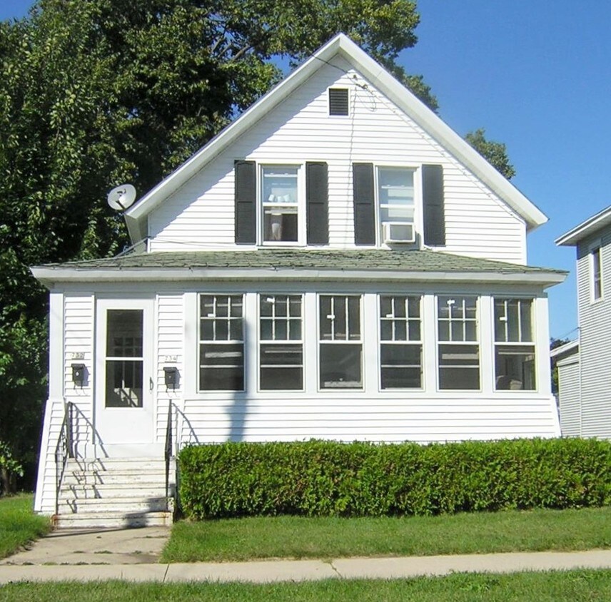 732 Vine Ave, Oshkosh, WI 54901 Apartments in Oshkosh, WI