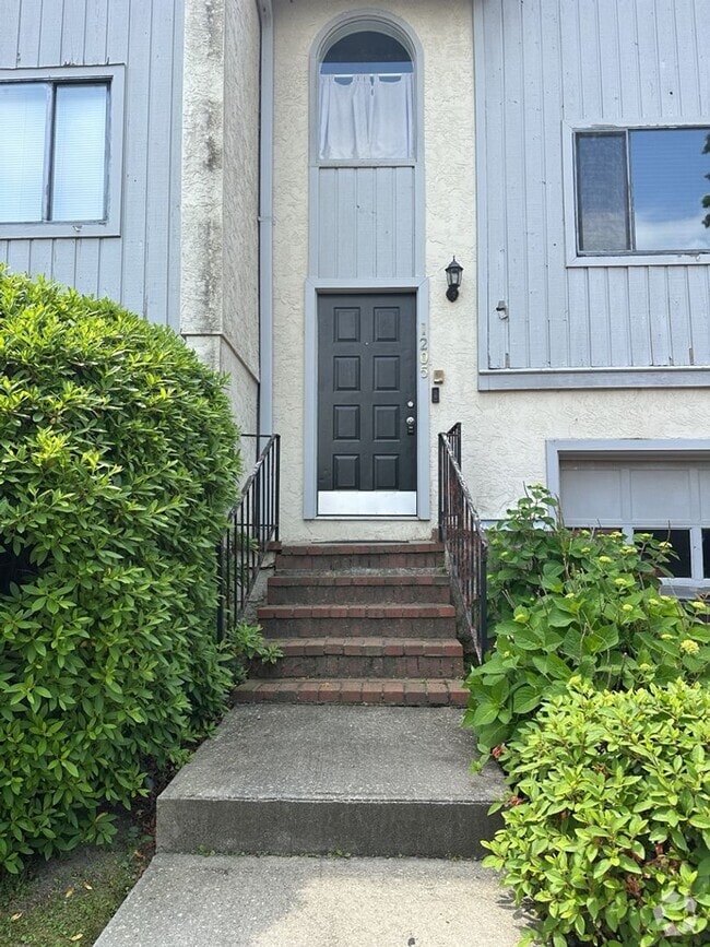 Building Photo - 1205 Mersac Ct