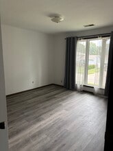 Building Photo - 315 S Ridge Dr