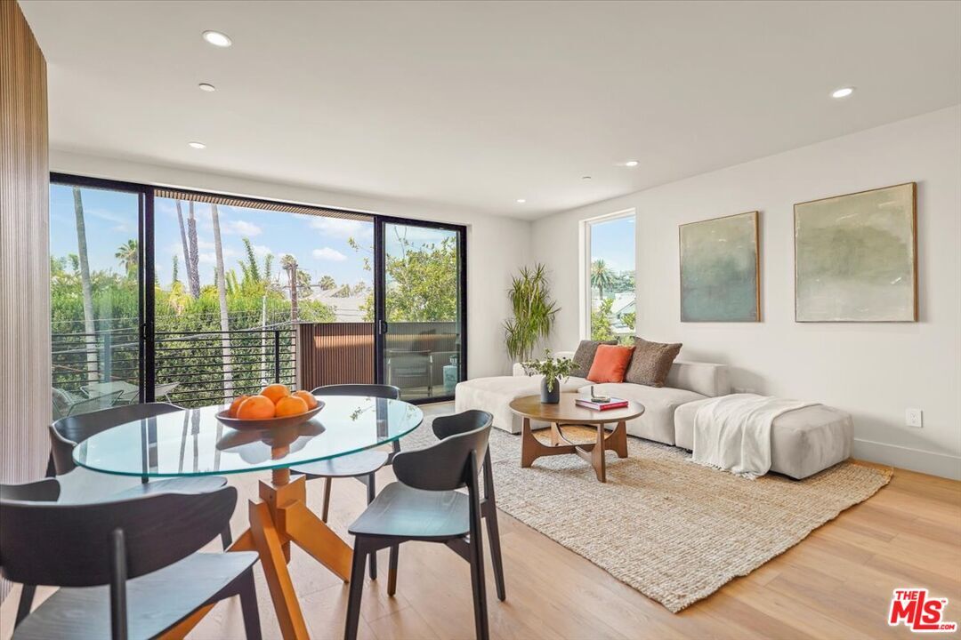 Foto principal - 1750 N Van Ness Ave
