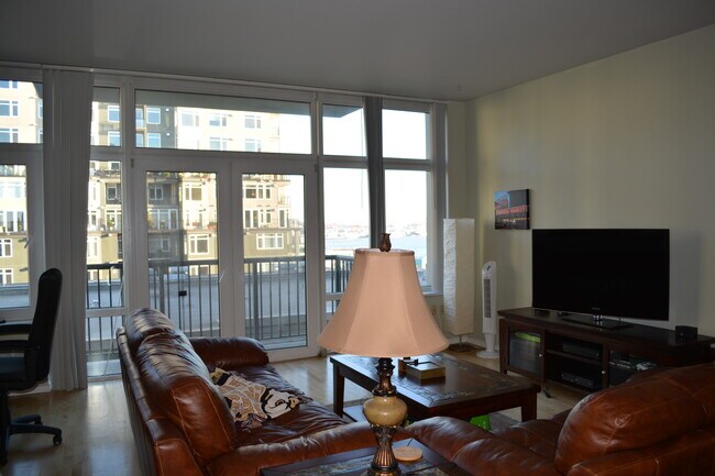 Foto del edificio - 2717 Western Ave