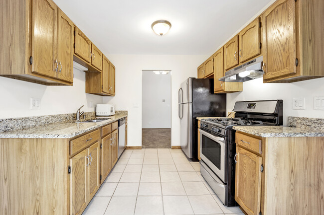Building Photo - 2443 Raleigh Ct