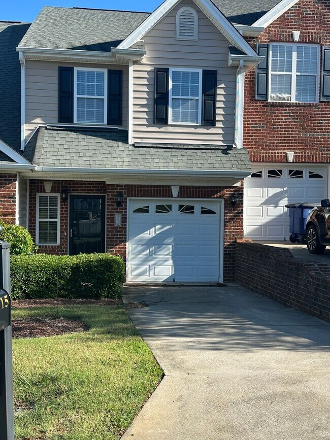 Building Photo - 1715 Silver Chase Ct