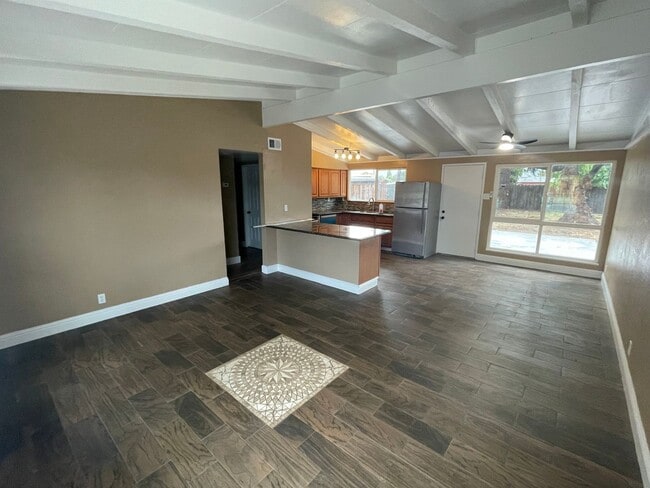 Building Photo - $3250 -- Charming, Centrally Located Singl...