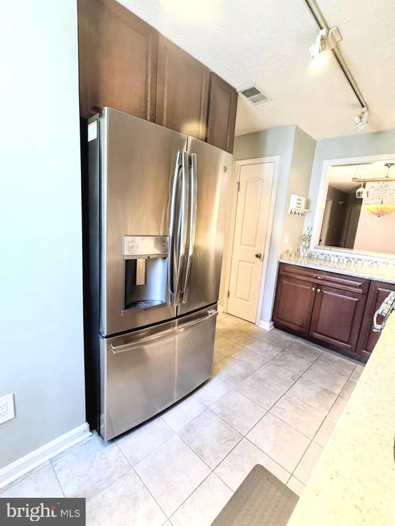 Foto del edificio - 10002 Oakton Terrace Rd