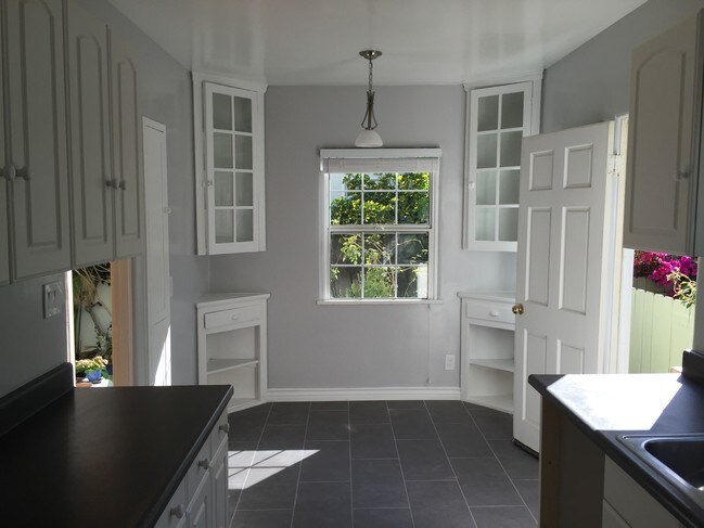 Foto del edificio - 608 Venezia Ave